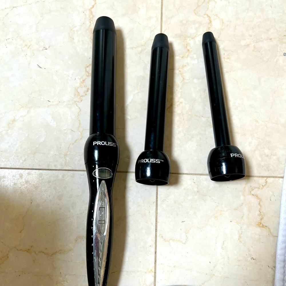 Proliss Curling Wand with 3 total attachments